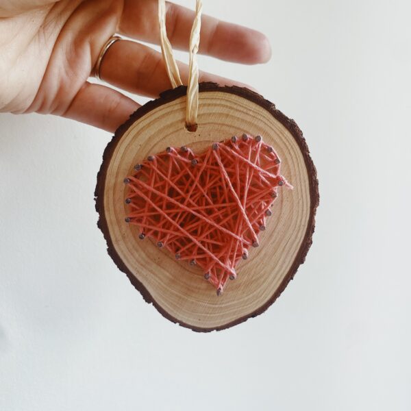 Coeur en string art